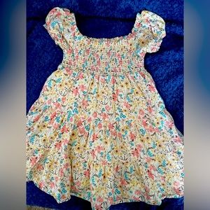 Beautiful summer dress girls size 4T, excellent condition